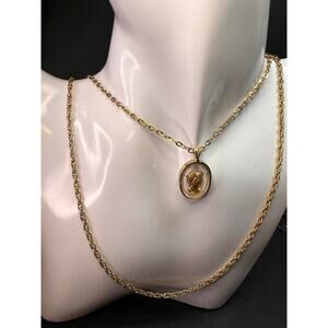 Vintage Gold Tone Roman Cameo Pendant Necklace 24 Inch Chain
